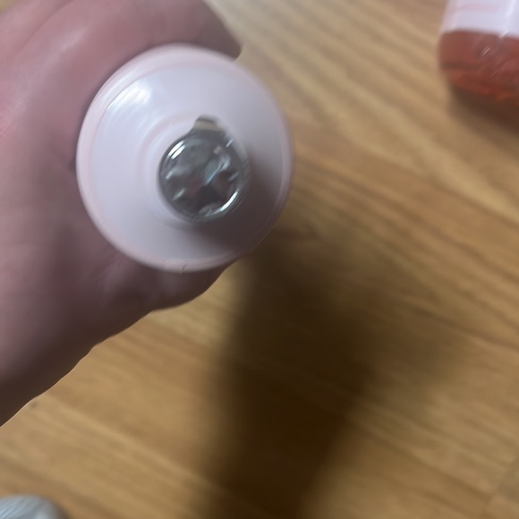 NWT Pink Seemless Cooling Mist(8 oz) and Lotion Set(6 oz) - Picture 5 of 5